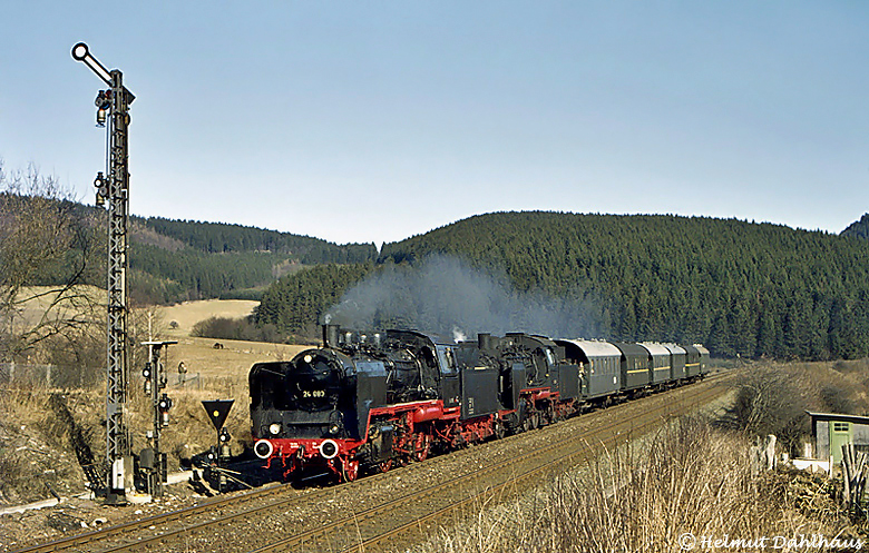 024 083+009 N 26134 Kreiensen -- Winterberg, ESig Olsberg, 22.02.1976 — © Helmut Dahlhaus