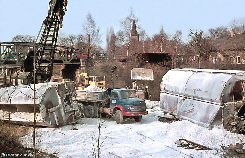 Zustand nach Kalkzugentgleisung, M&auml;rz 1976 &ndash; &copy; Dieter Zuncke